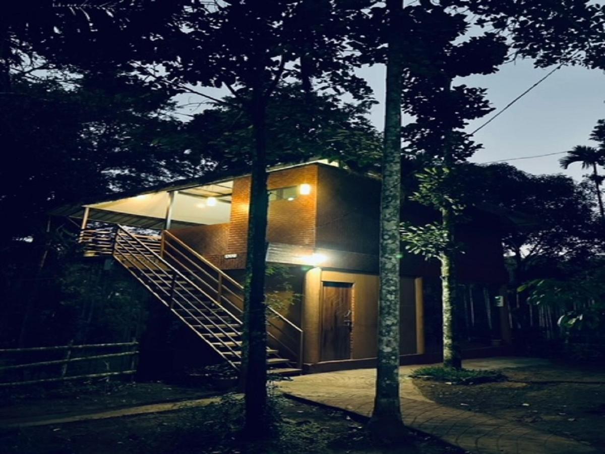 Kuruva Shoreline Wayanad Chegāt エクステリア 写真