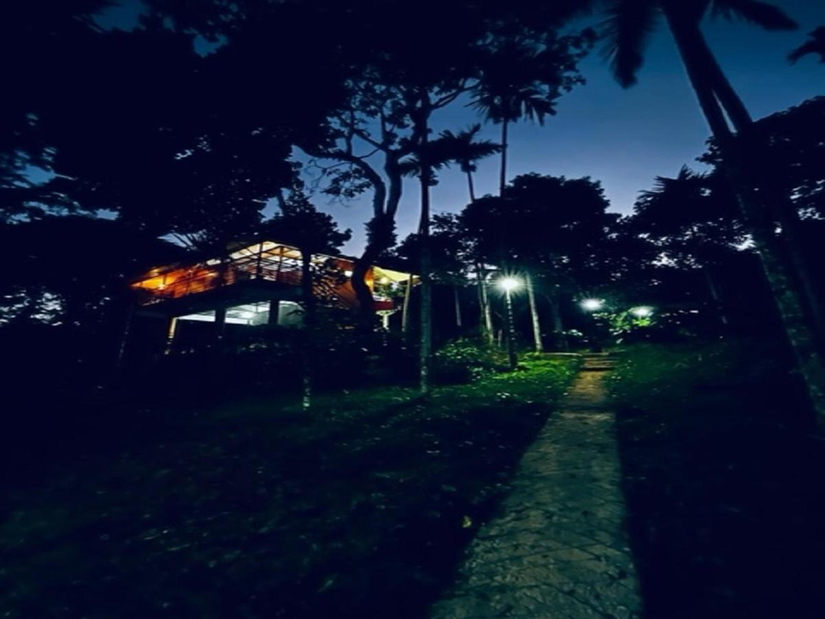 Kuruva Shoreline Wayanad Chegāt エクステリア 写真