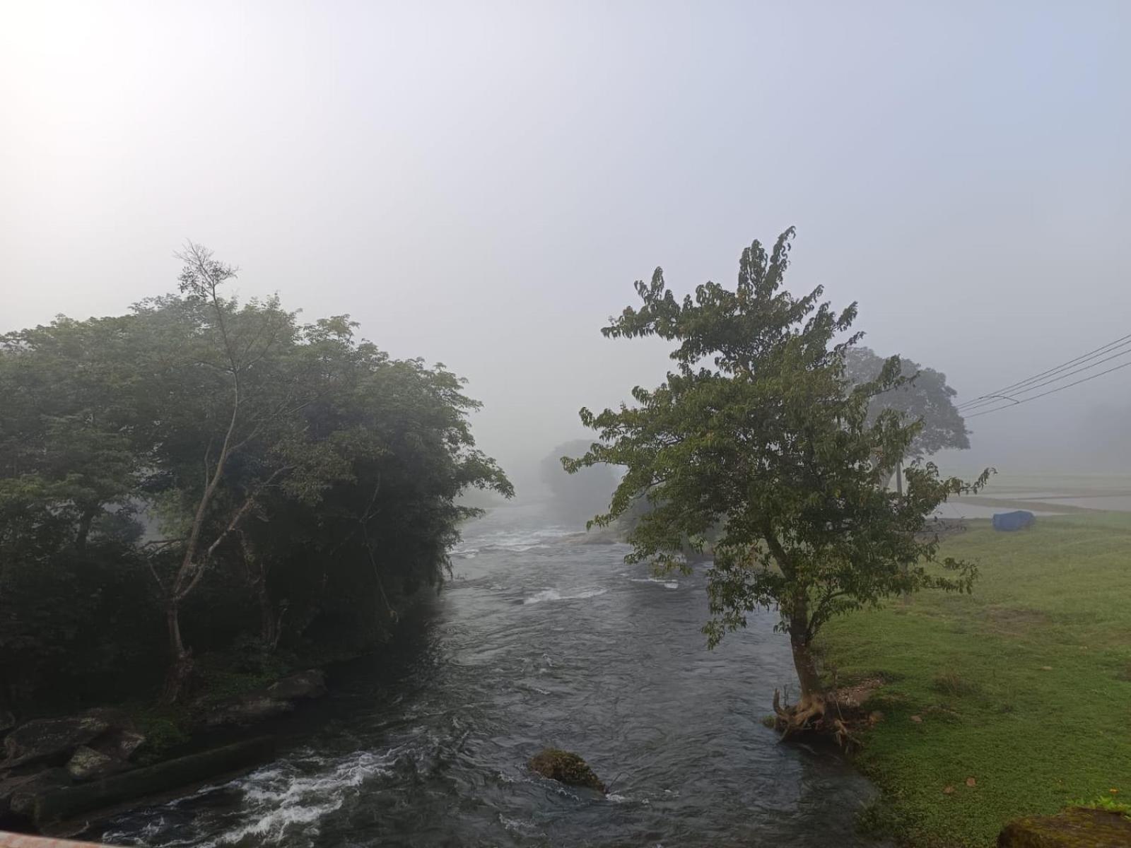 Kuruva Shoreline Wayanad Chegāt エクステリア 写真